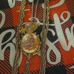 Vintage Gold Tone Pendant Necklace